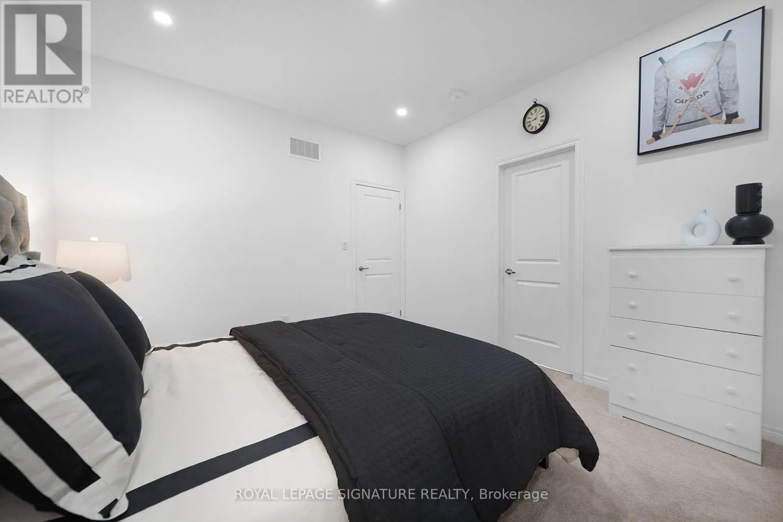 372 CLOCKWORK DRIVE