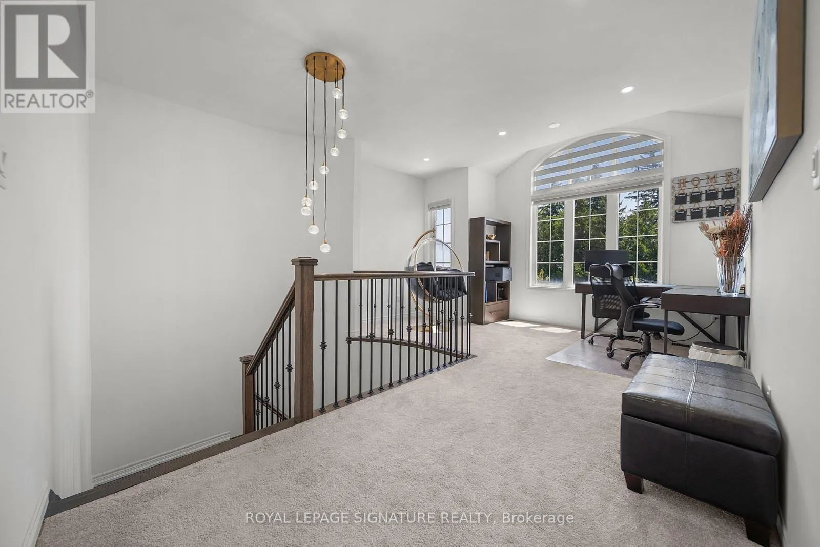 372 CLOCKWORK DRIVE