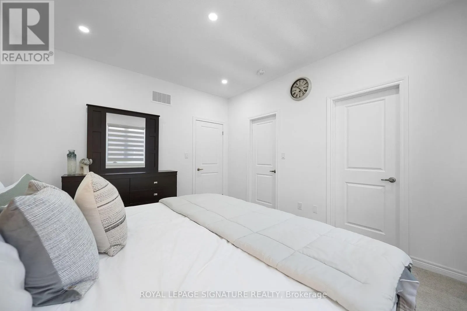 372 CLOCKWORK DRIVE