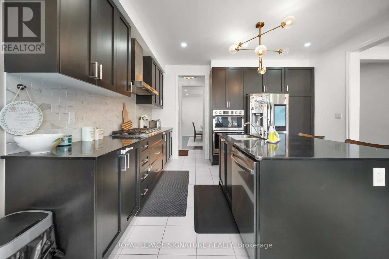 372 CLOCKWORK DRIVE