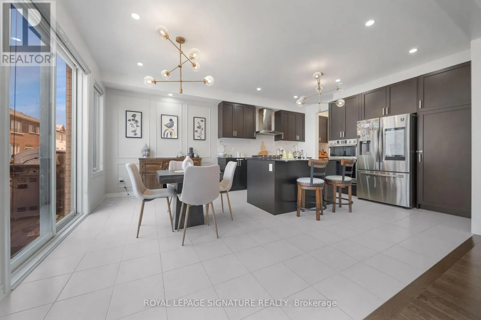 372 CLOCKWORK DRIVE