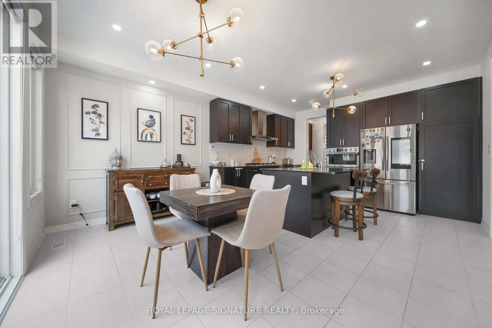 372 CLOCKWORK DRIVE