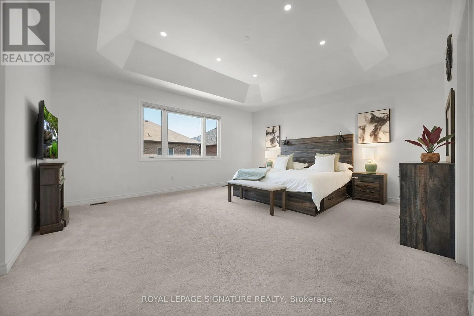 372 CLOCKWORK DRIVE