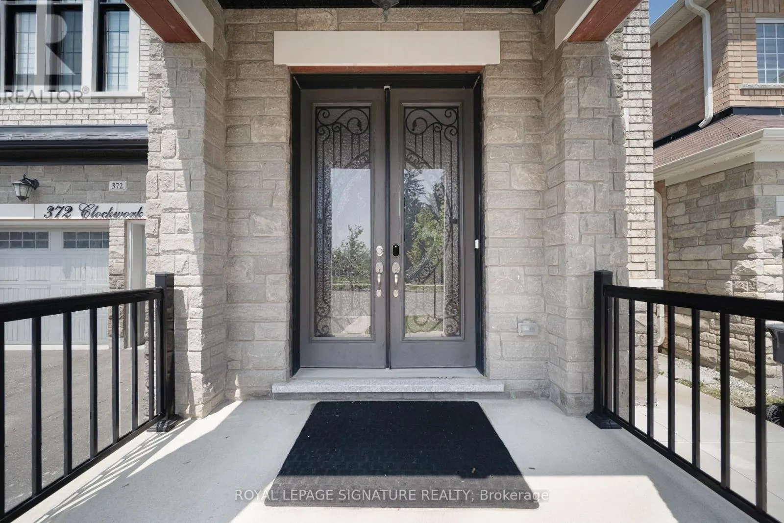 372 CLOCKWORK DRIVE