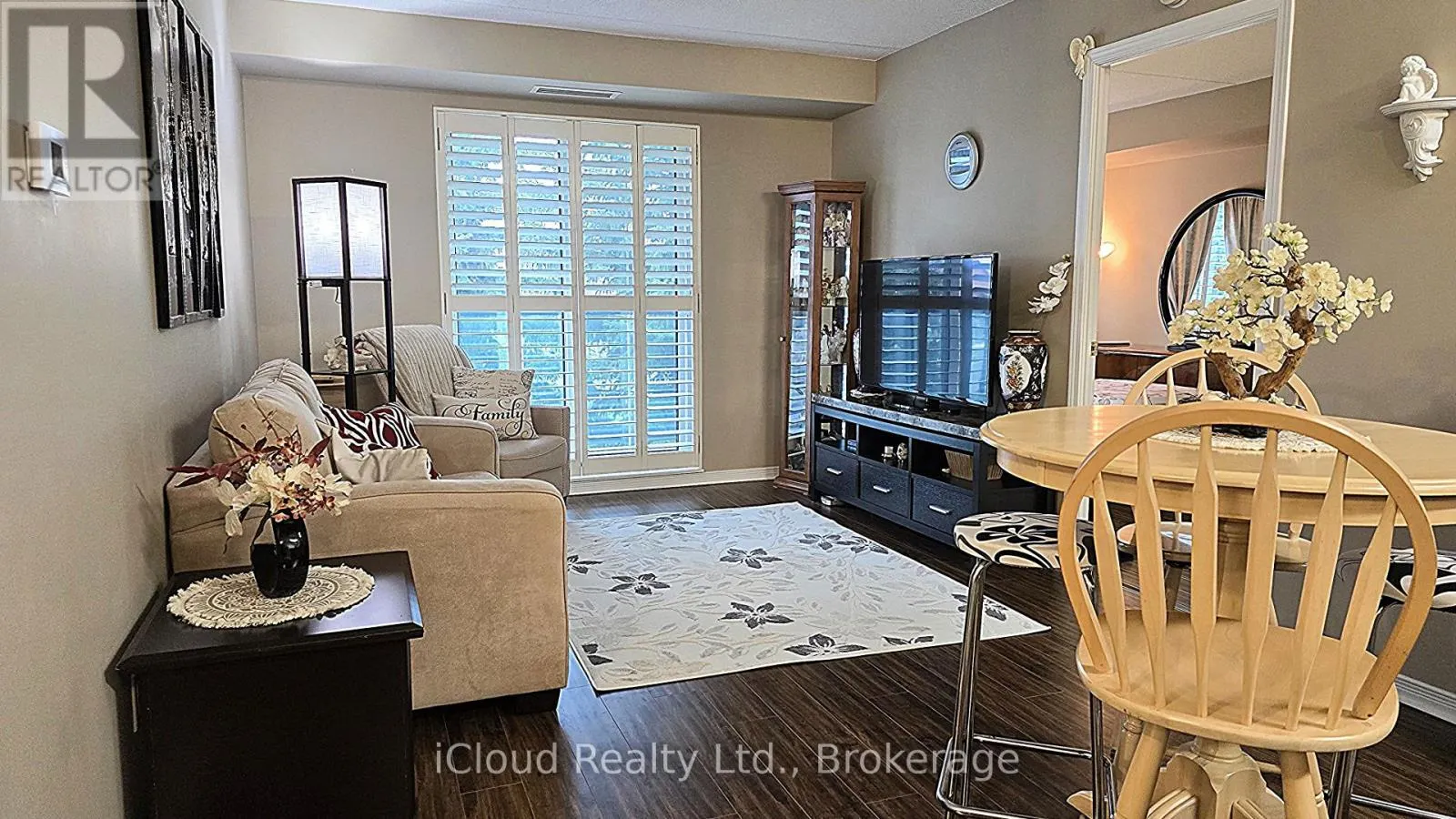 207 - 25 VIA ROSEDALE WAY