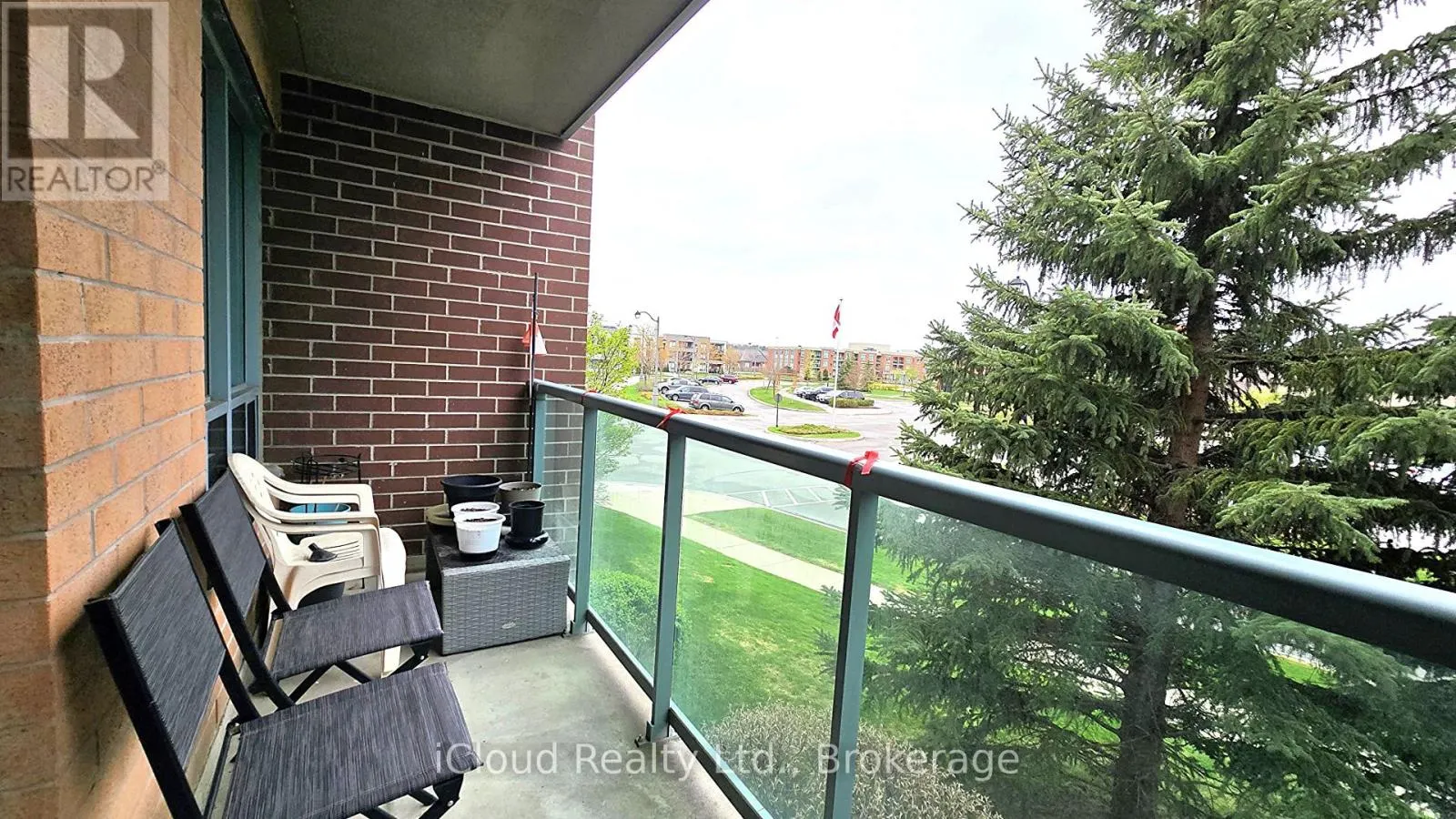 207 - 25 VIA ROSEDALE WAY
