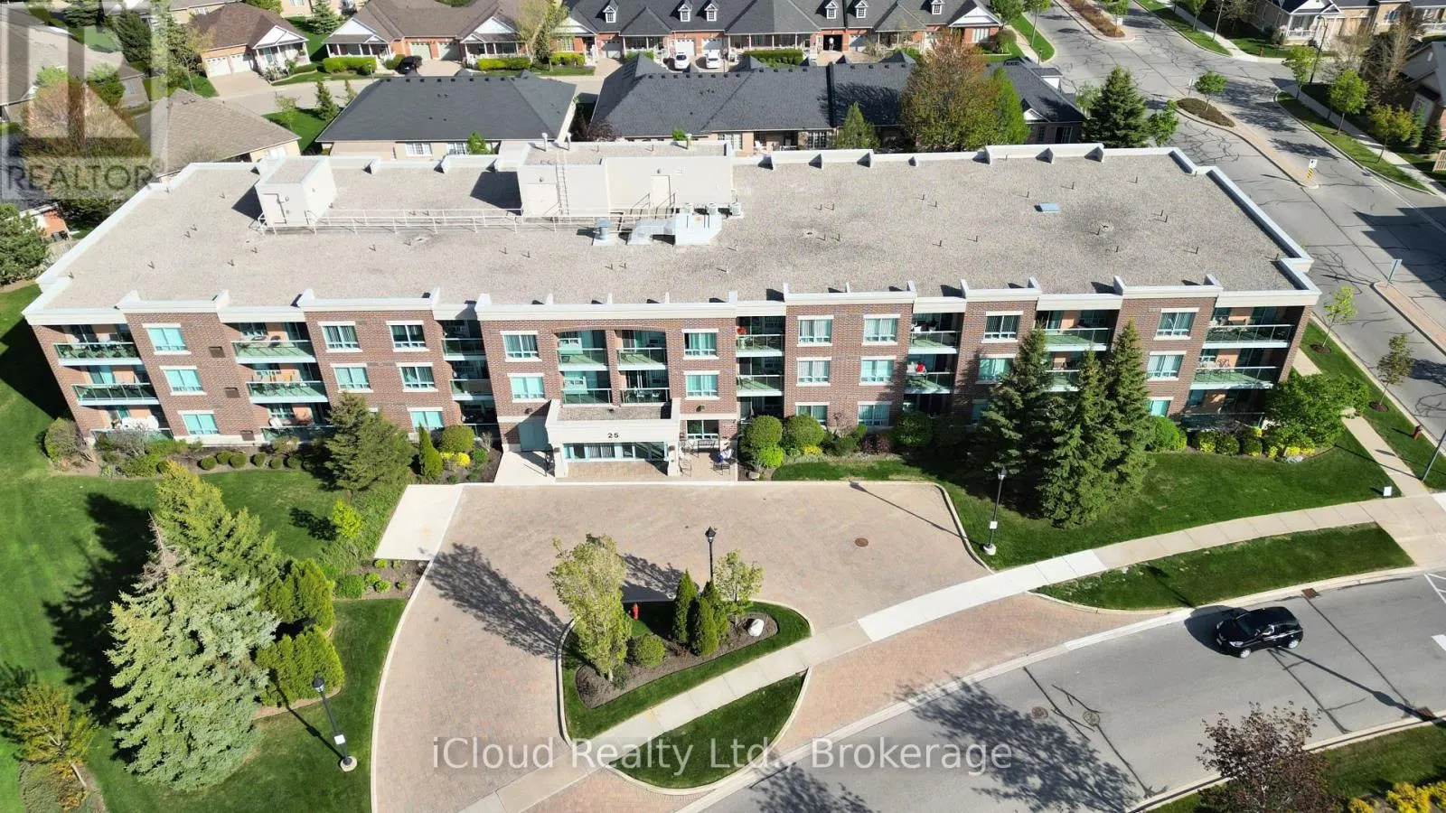 207 - 25 VIA ROSEDALE WAY