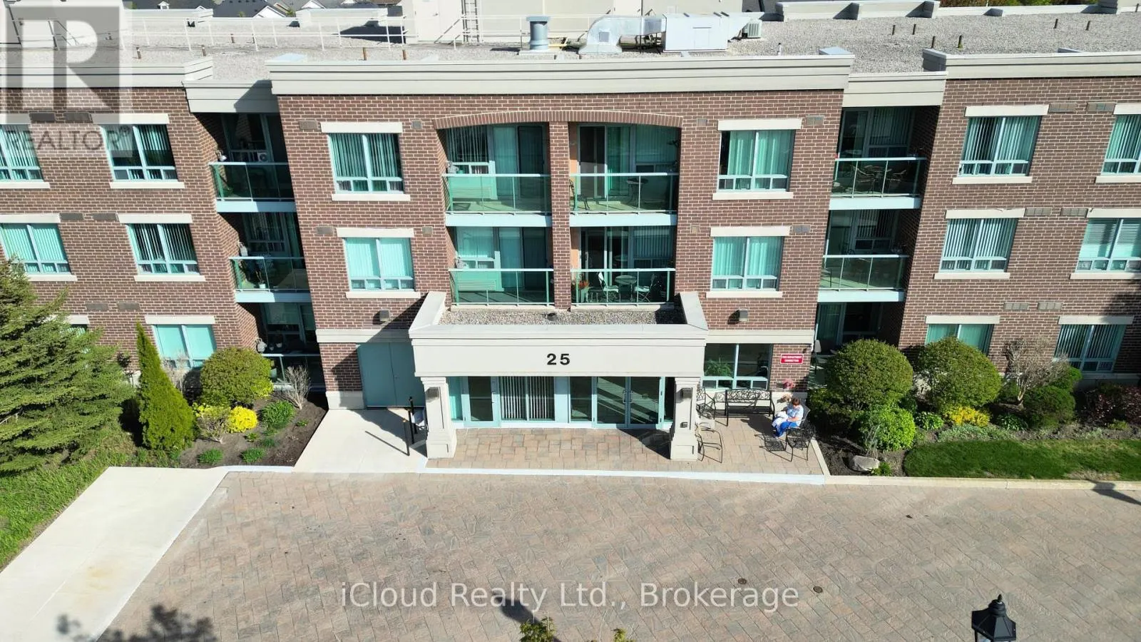207 - 25 VIA ROSEDALE WAY