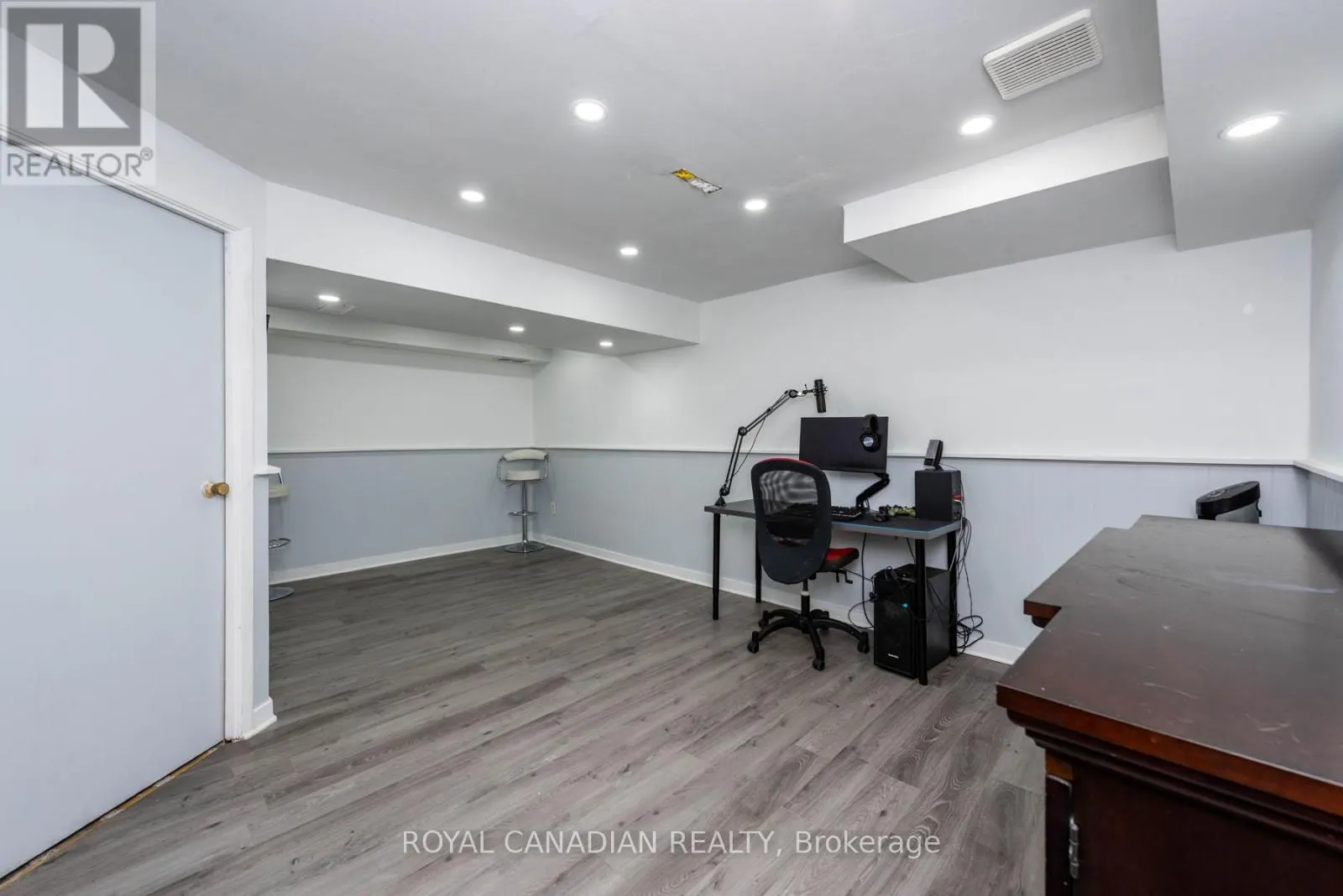 116 - 1538 LANCASTER DRIVE