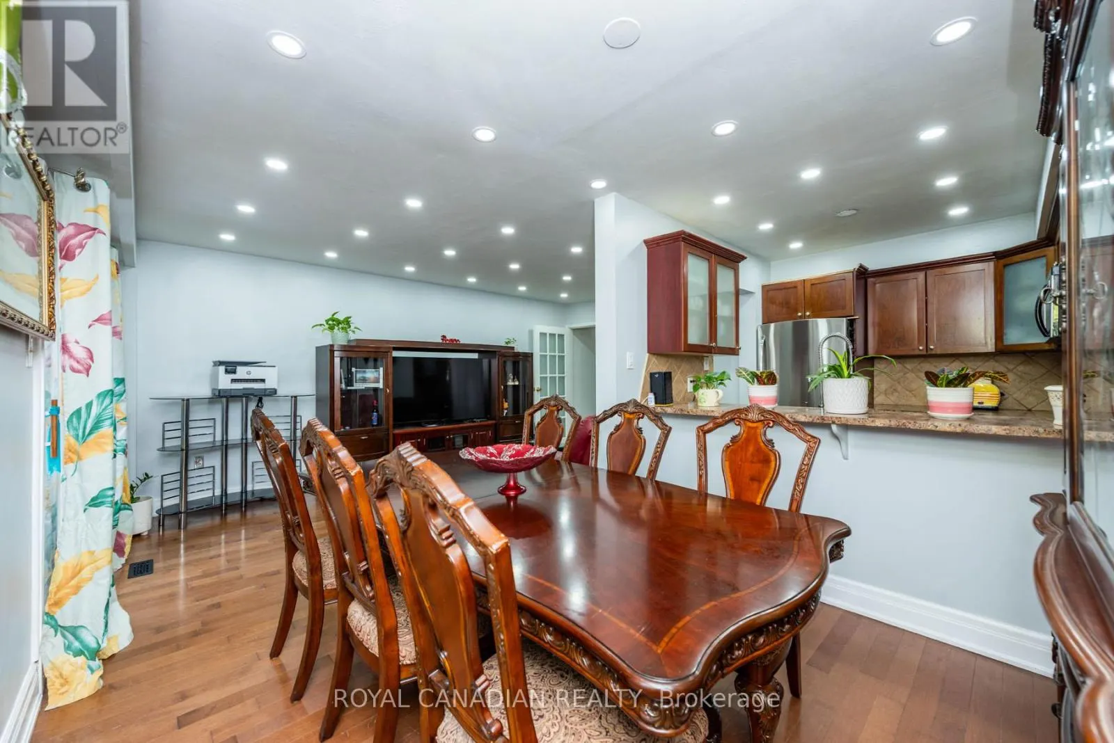 116 - 1538 LANCASTER DRIVE
