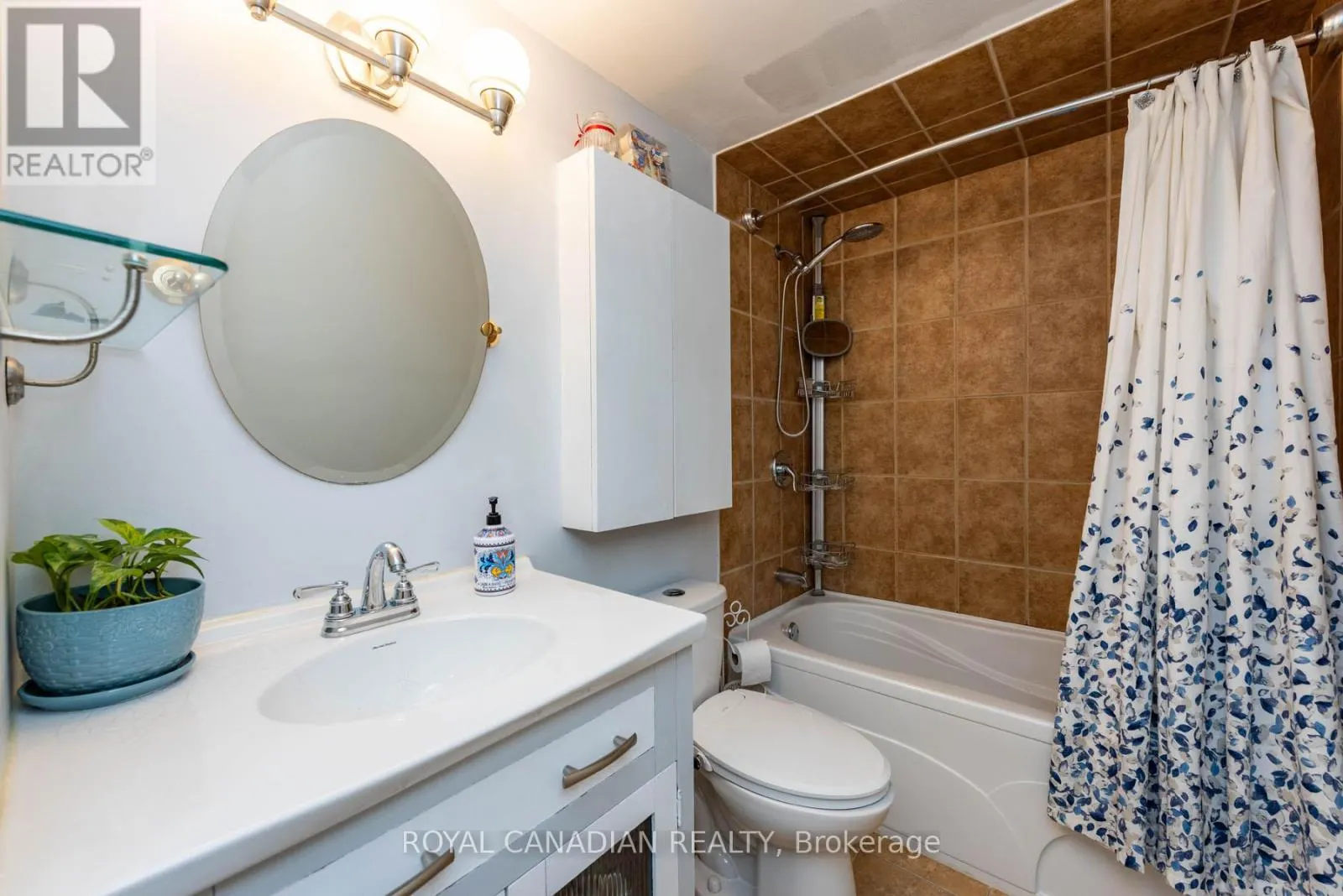 116 - 1538 LANCASTER DRIVE