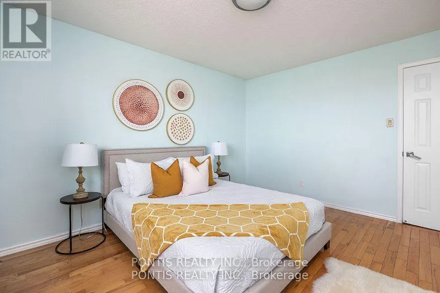 438 ABERFOYLE COURT