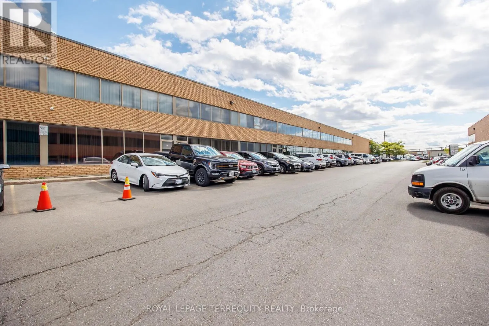 36 - 94 KENHAR DRIVE
