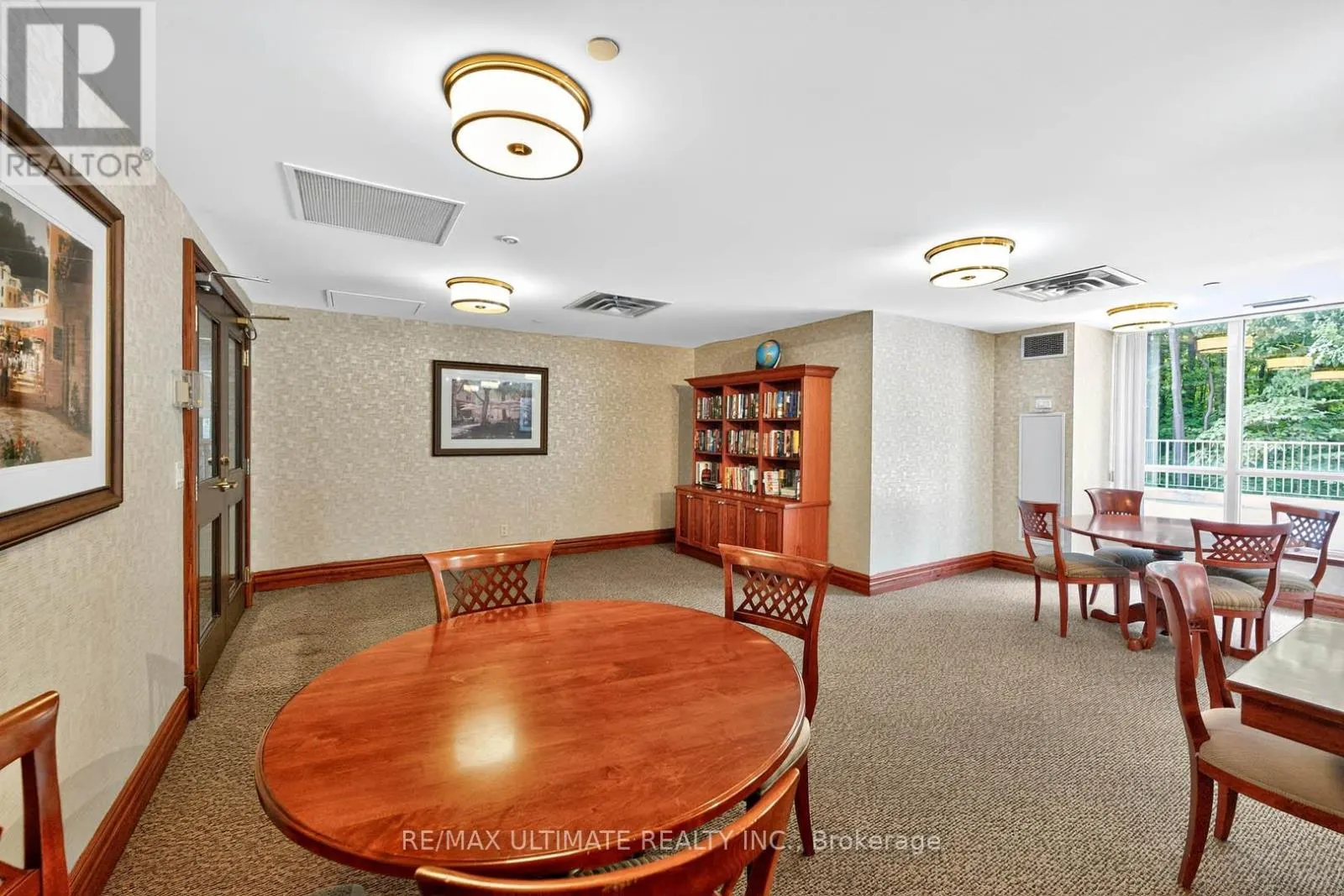 305 - 2585 ERIN CENTRE BOULEVARD