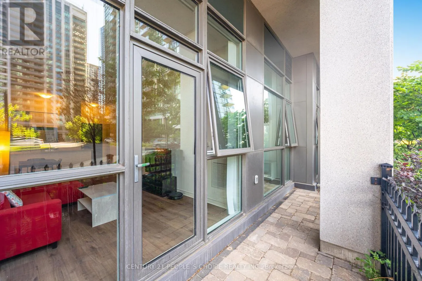 108 - 349 RATHBURN ROAD W