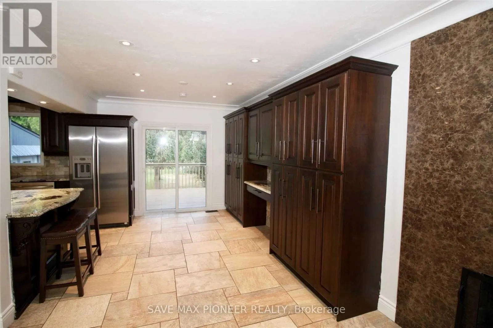 5 PARKVIEW BOULEVARD