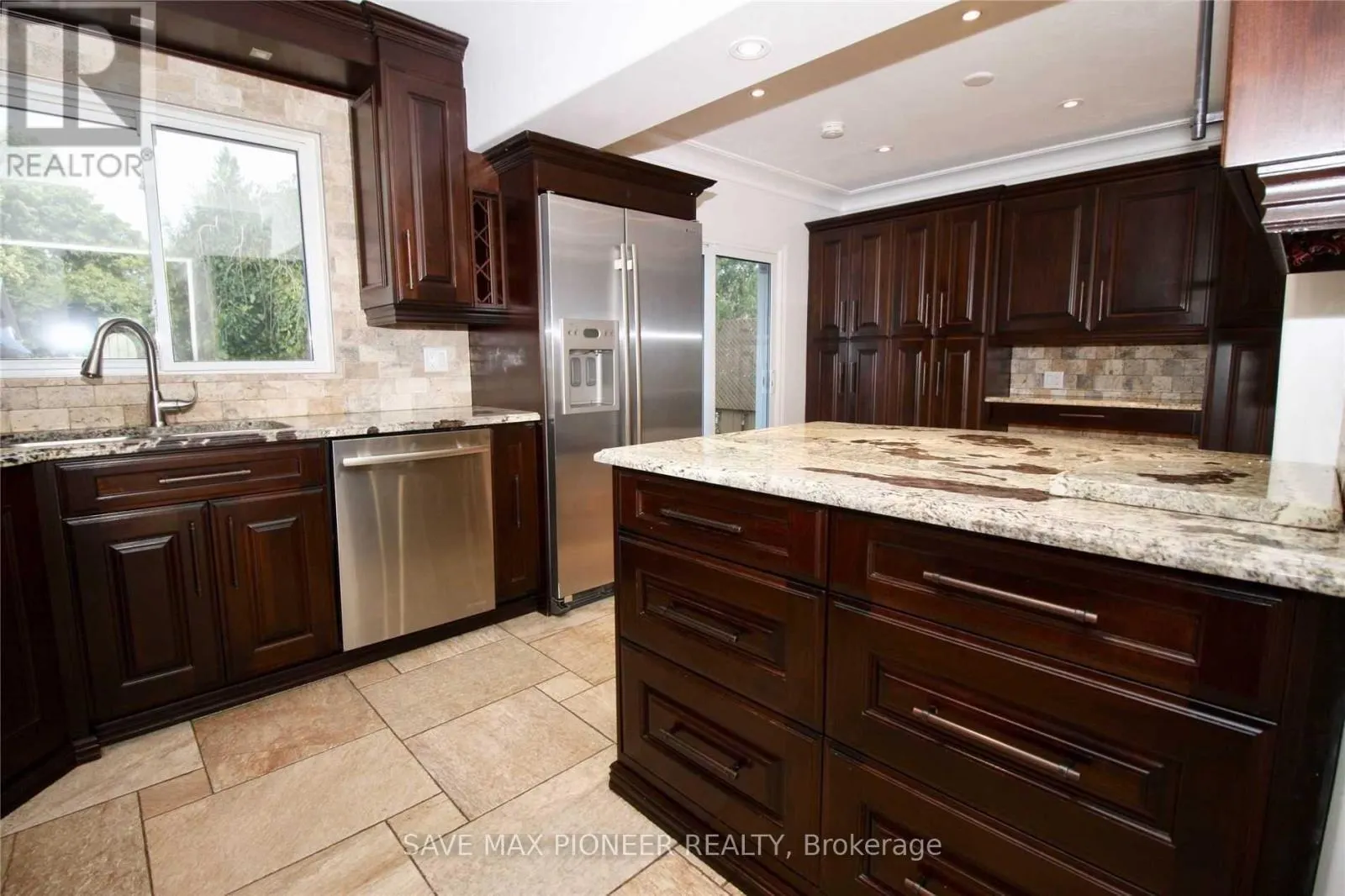 5 PARKVIEW BOULEVARD