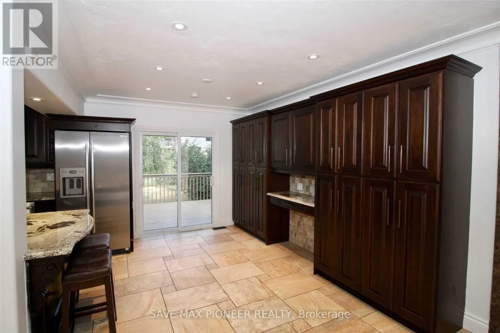5 PARKVIEW BOULEVARD