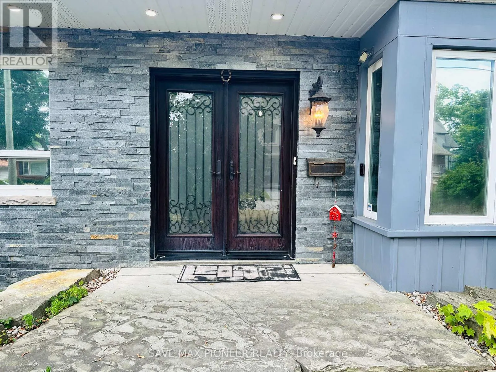 5 PARKVIEW BOULEVARD
