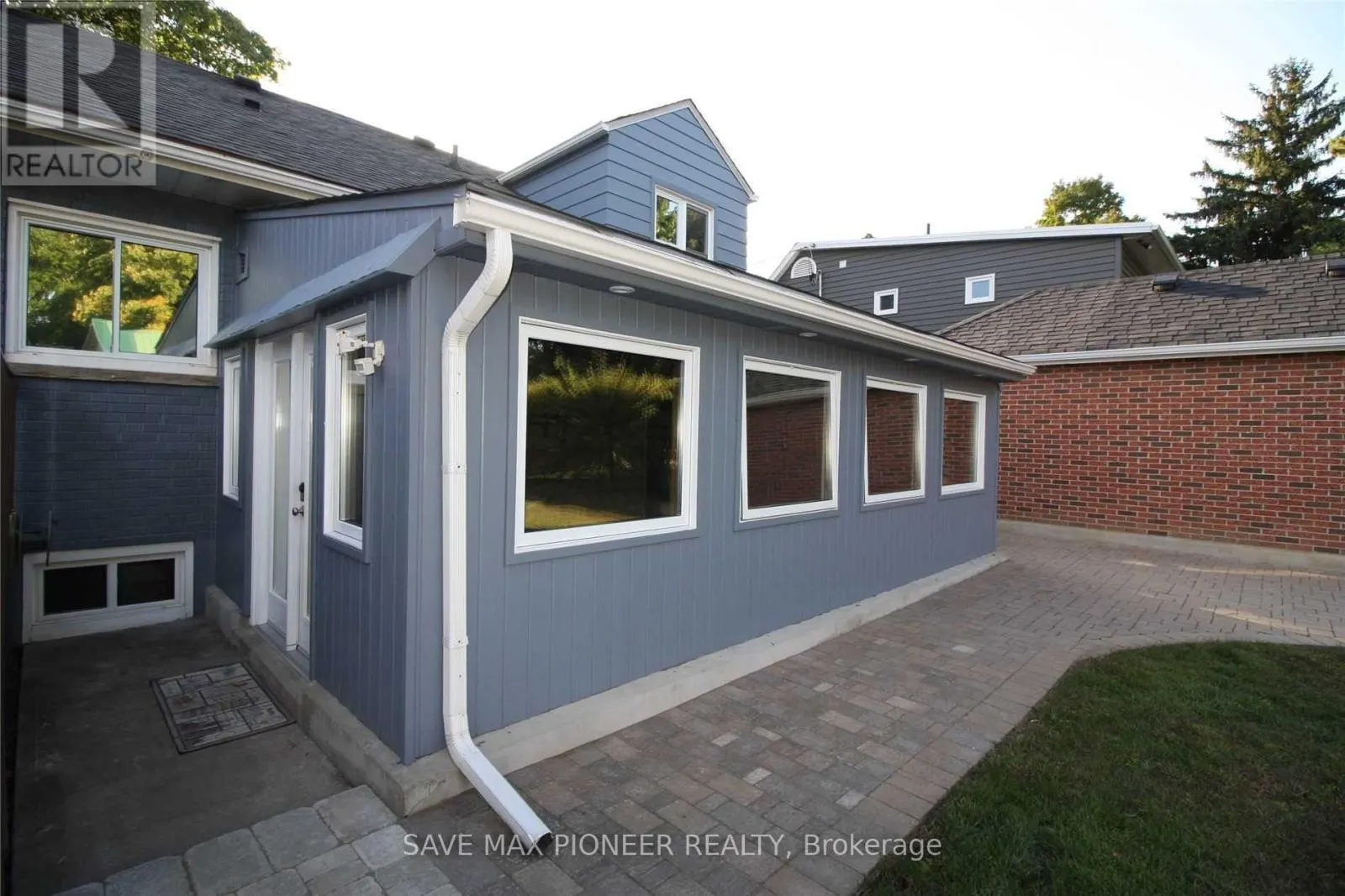 5 PARKVIEW BOULEVARD
