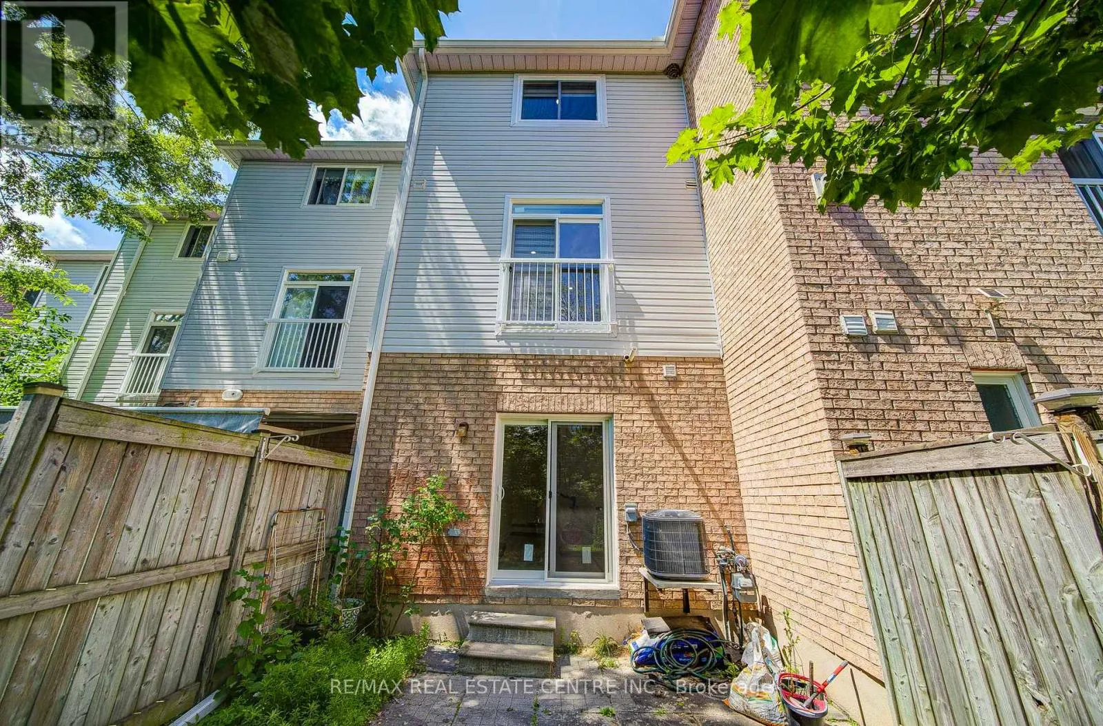 19 - 280 HILLCREST AVENUE