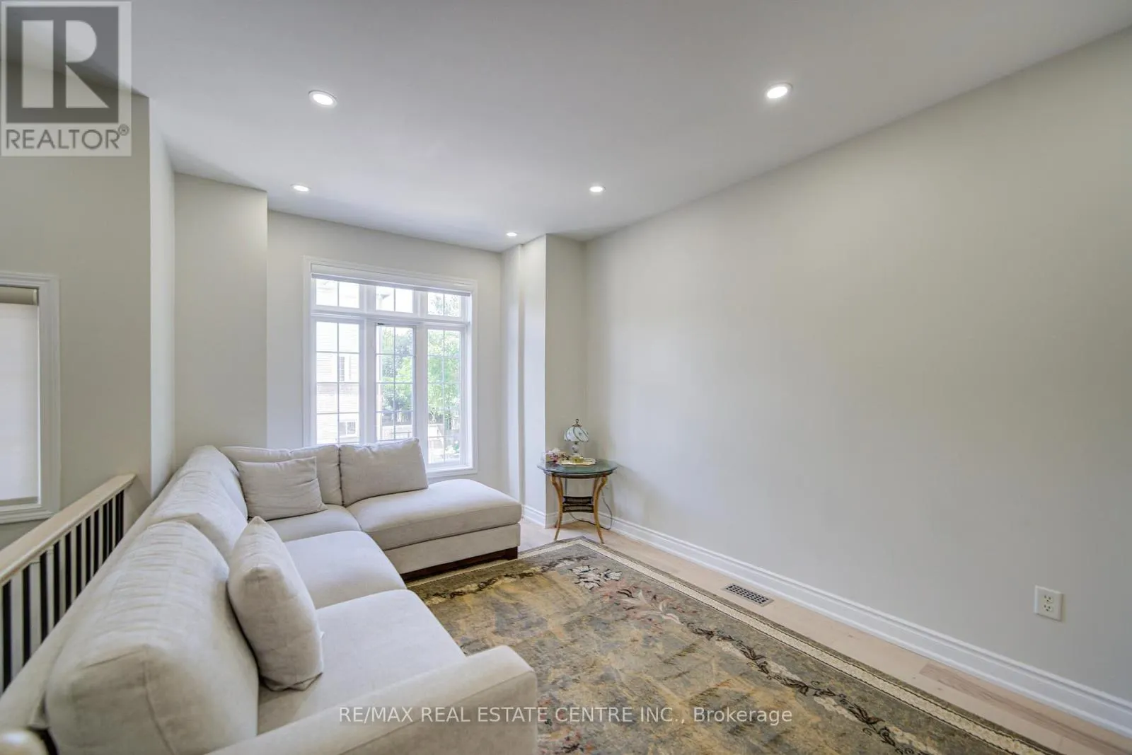 19 - 280 HILLCREST AVENUE