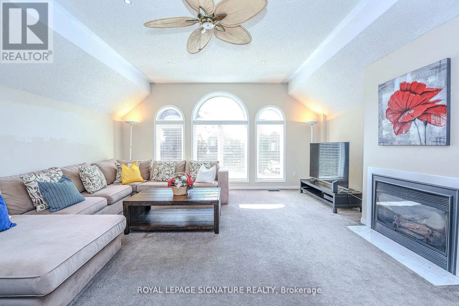 2547 RAGLAN COURT