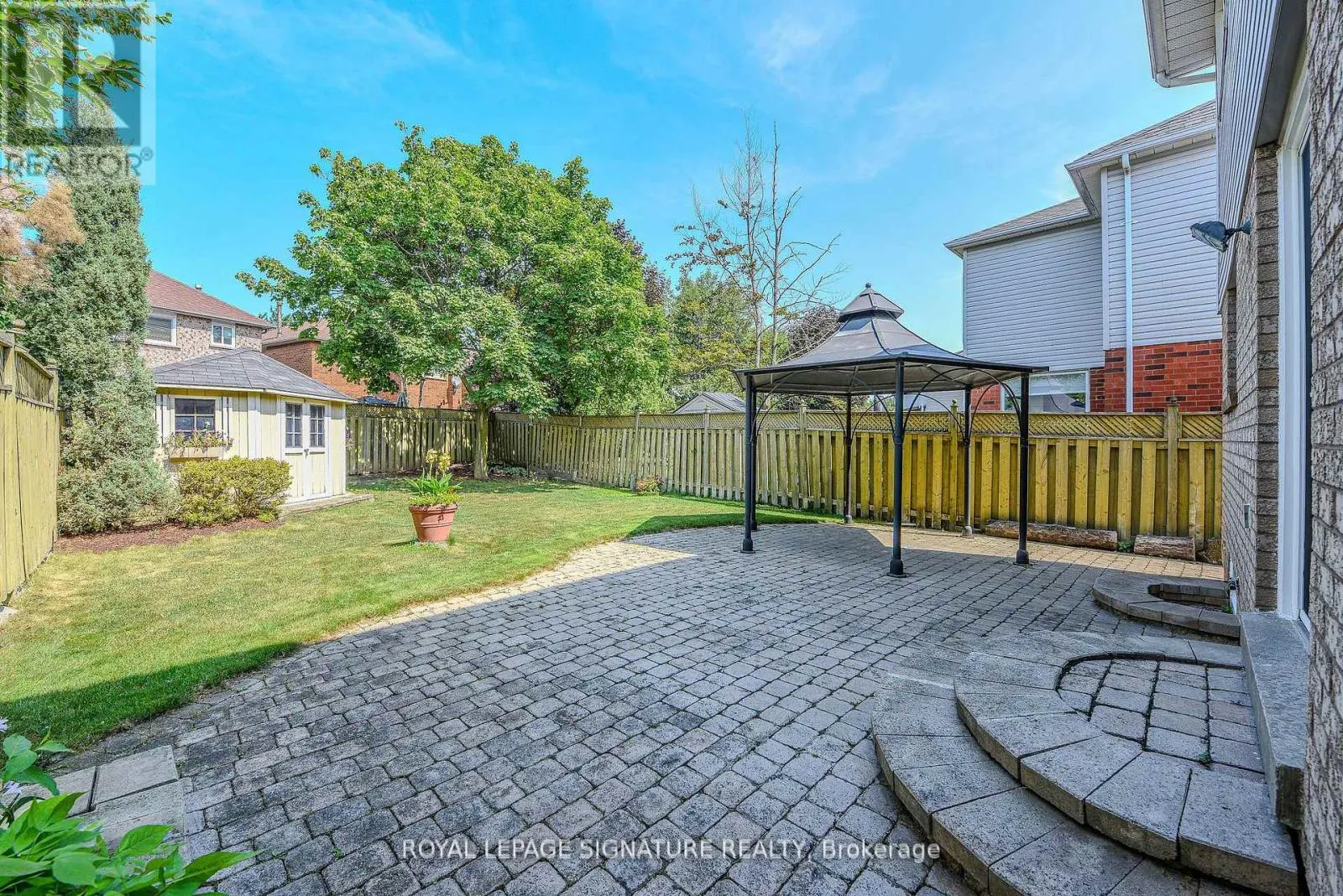 2547 RAGLAN COURT