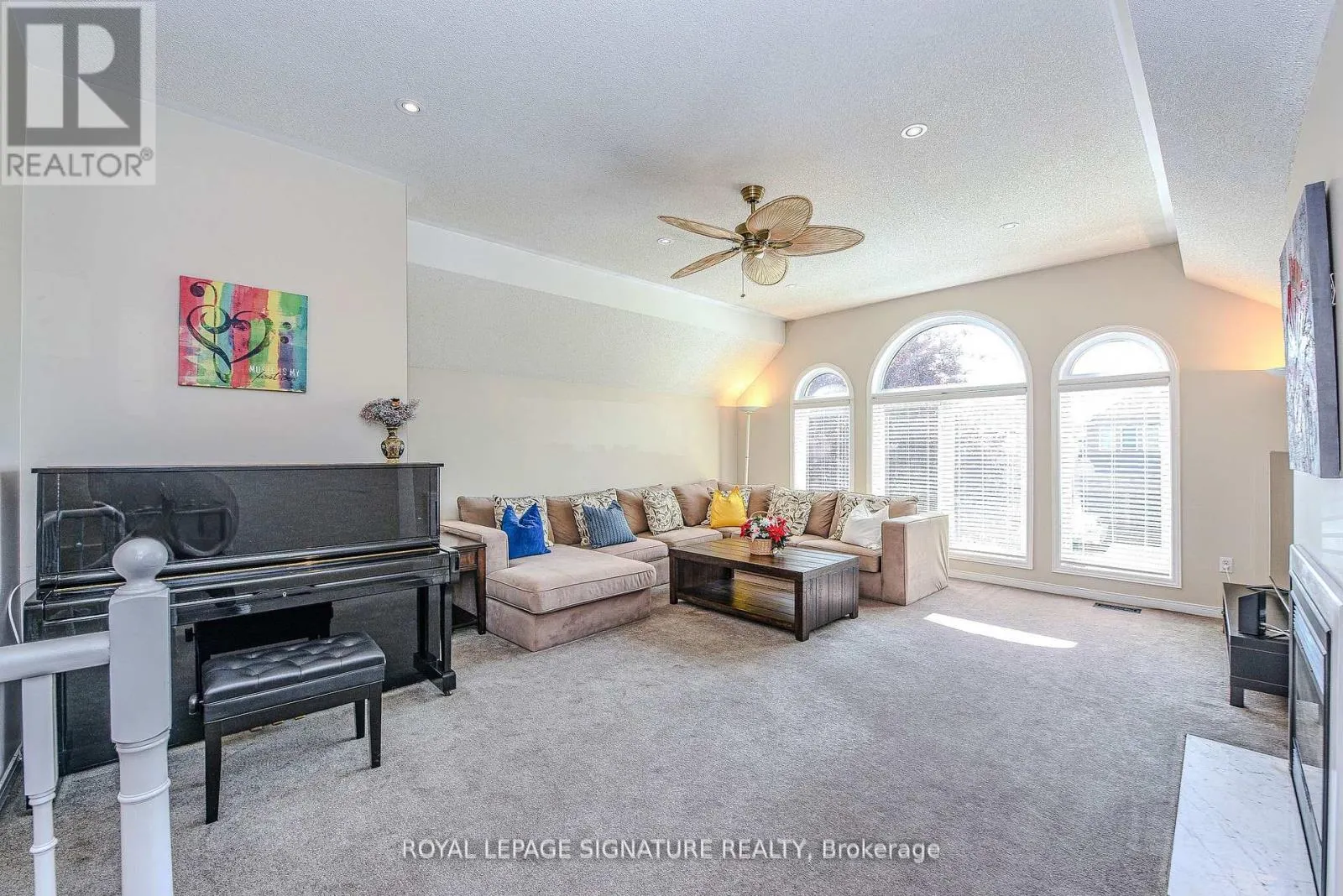 2547 RAGLAN COURT