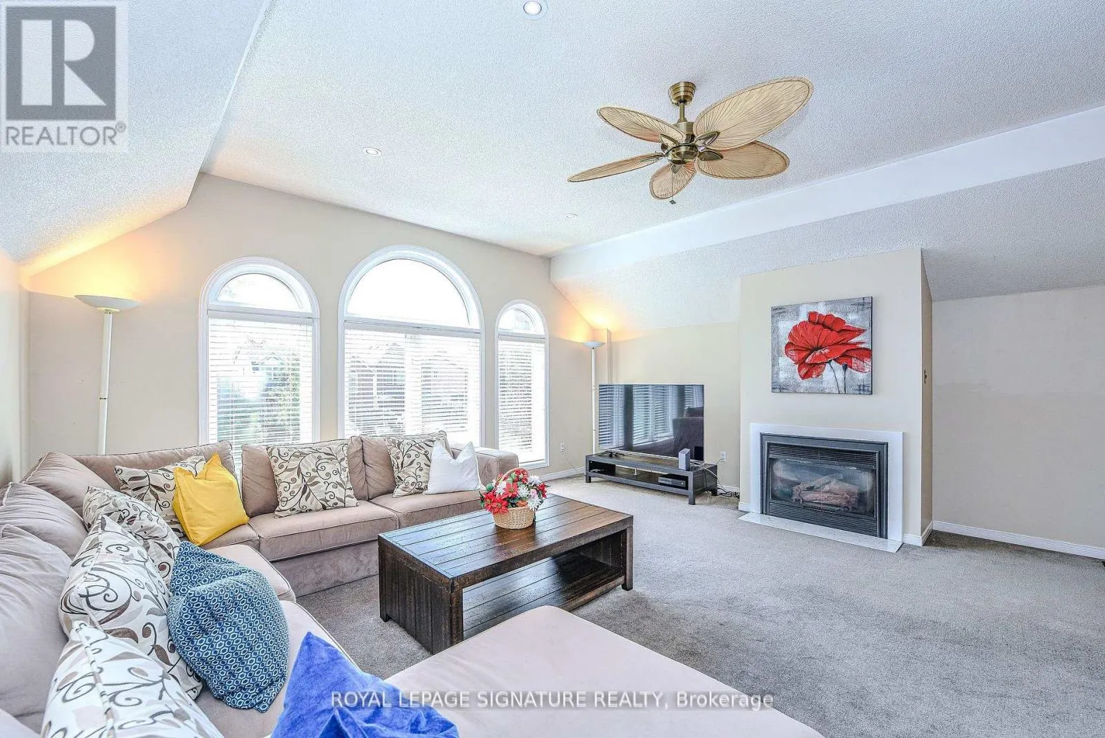 2547 RAGLAN COURT
