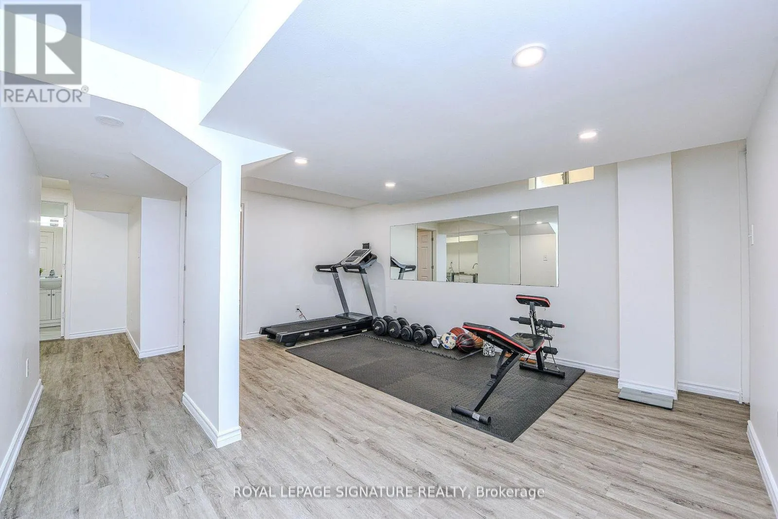 2547 RAGLAN COURT
