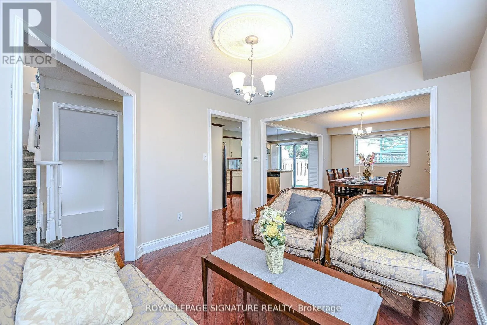 2547 RAGLAN COURT