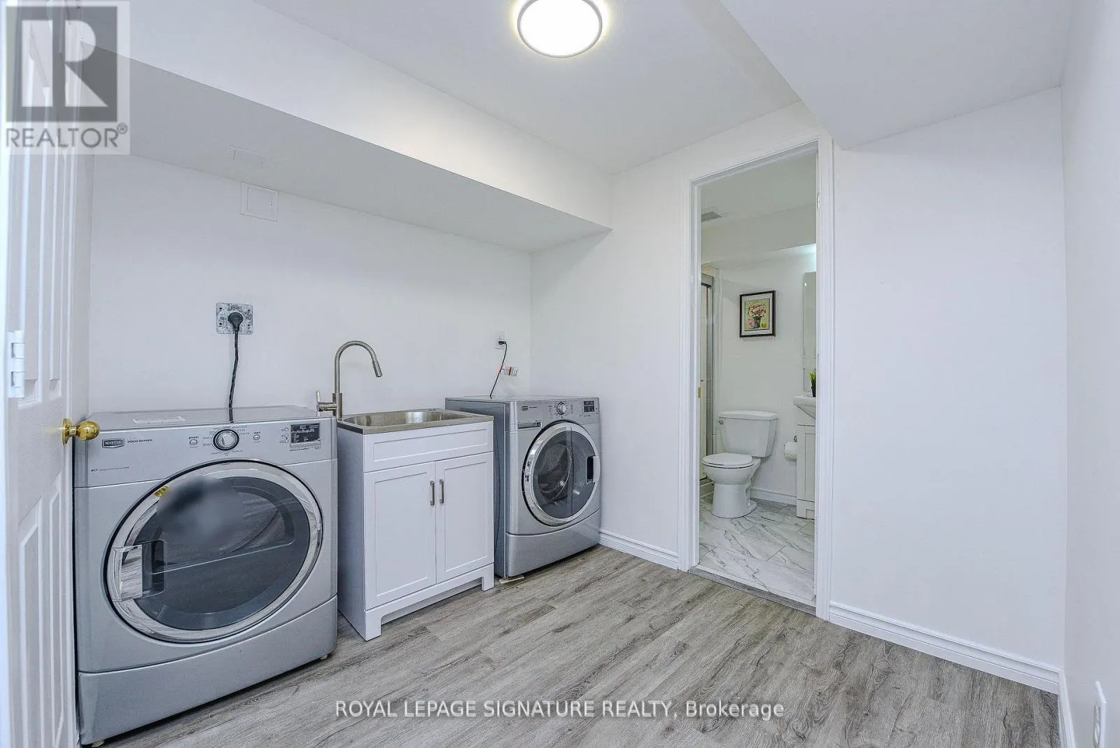 2547 RAGLAN COURT