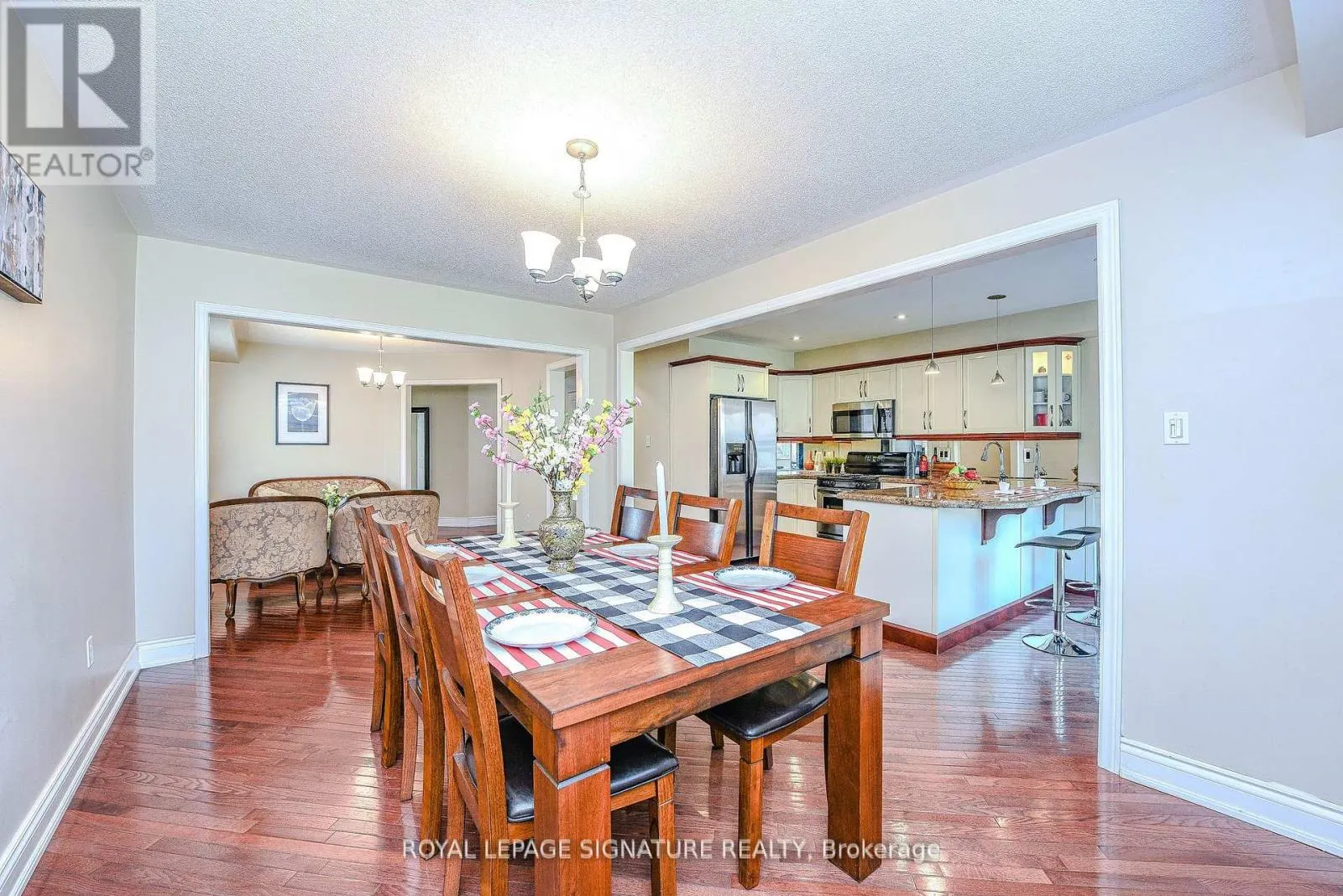 2547 RAGLAN COURT