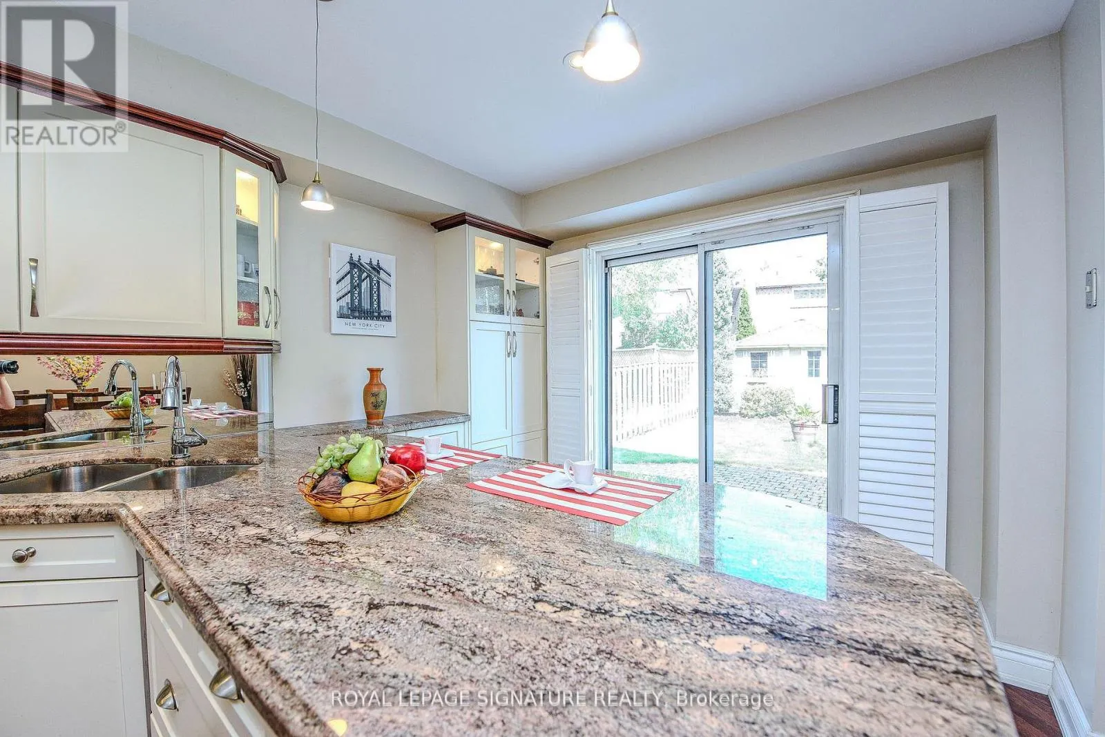 2547 RAGLAN COURT