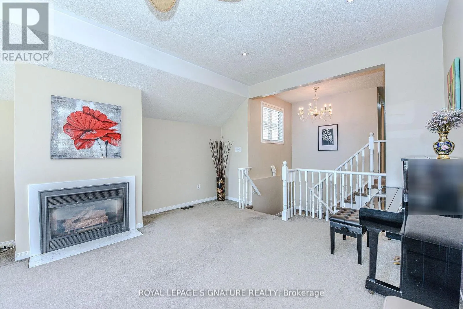 2547 RAGLAN COURT