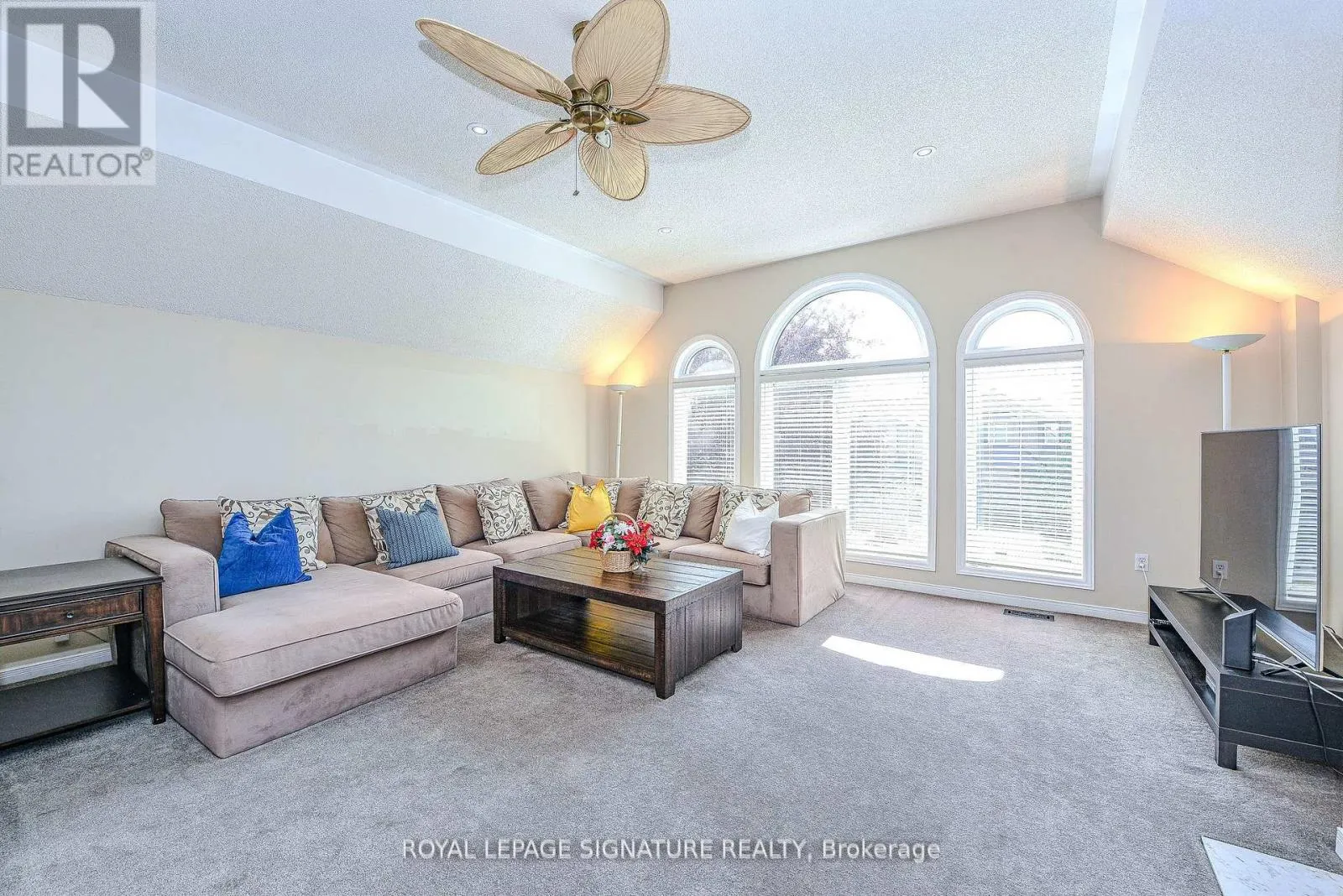 2547 RAGLAN COURT