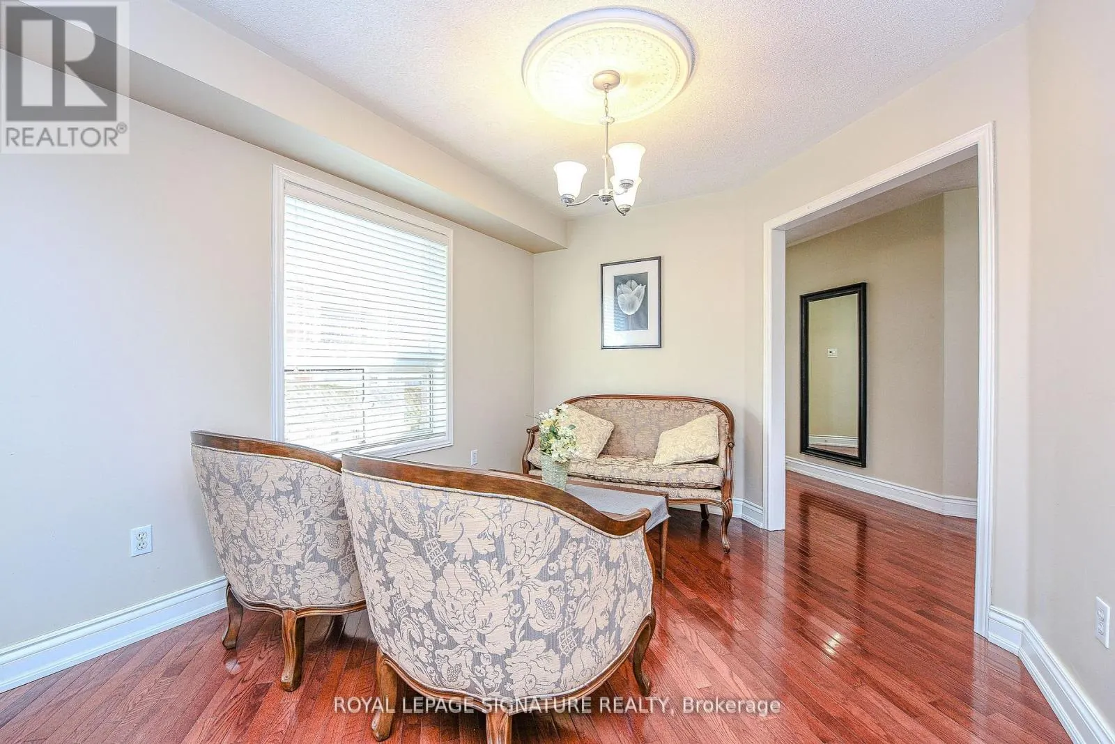 2547 RAGLAN COURT