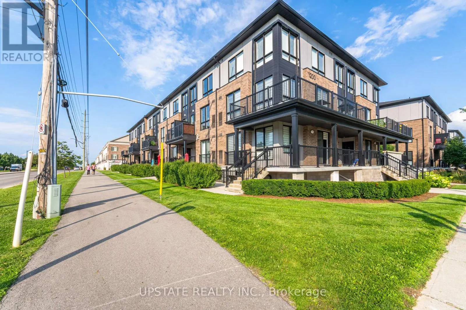 203 - 1200 MAIN STREET E