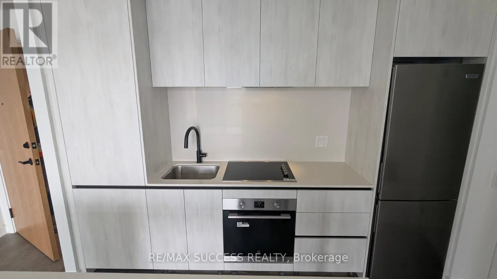 2308 - 2495 EGLINTON AVENUE W