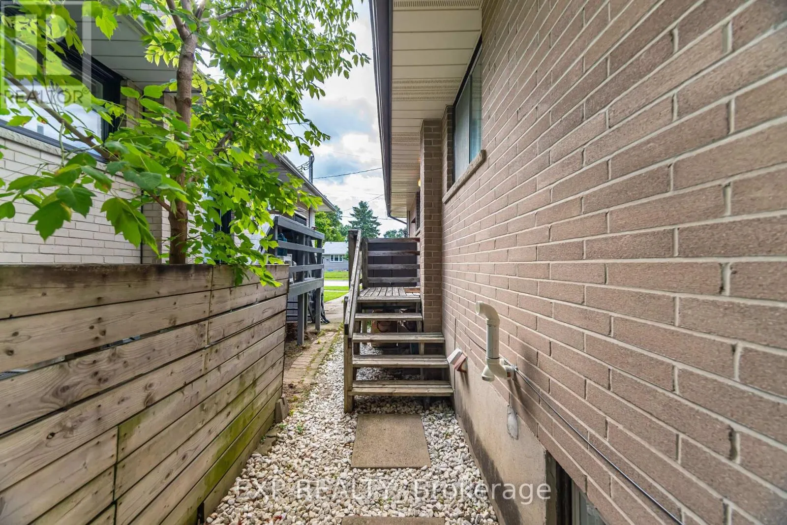 5 GAIREY DRIVE