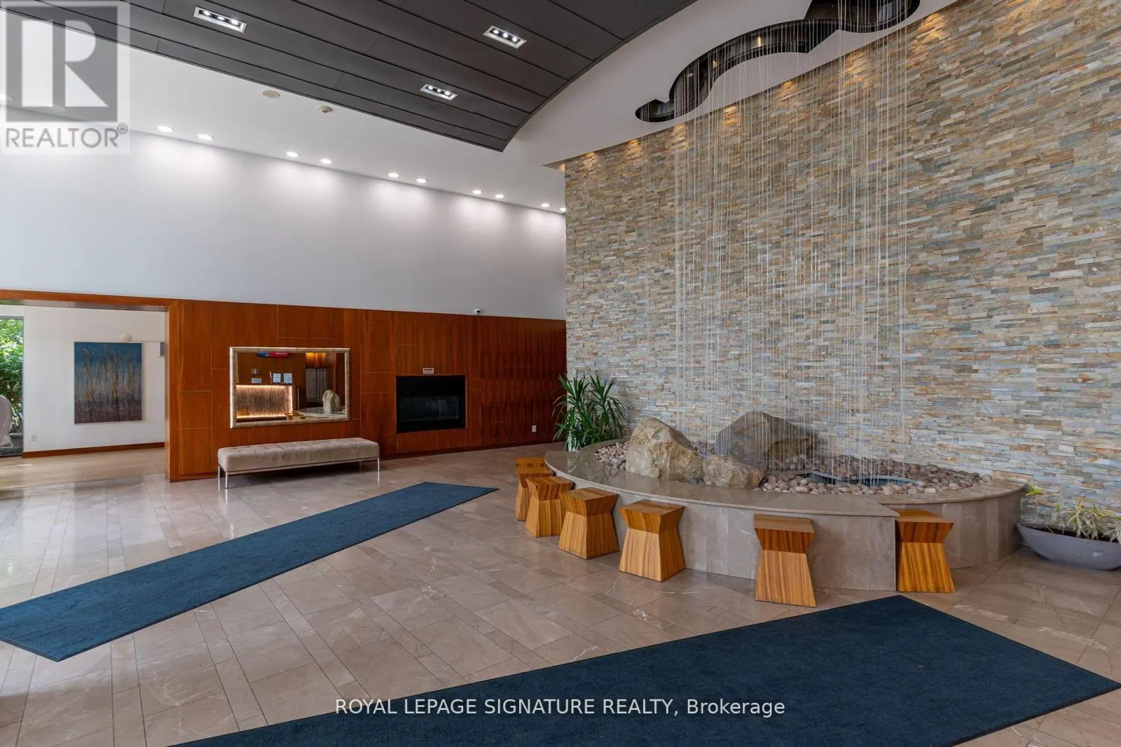 1808 - 225 WEBB DRIVE