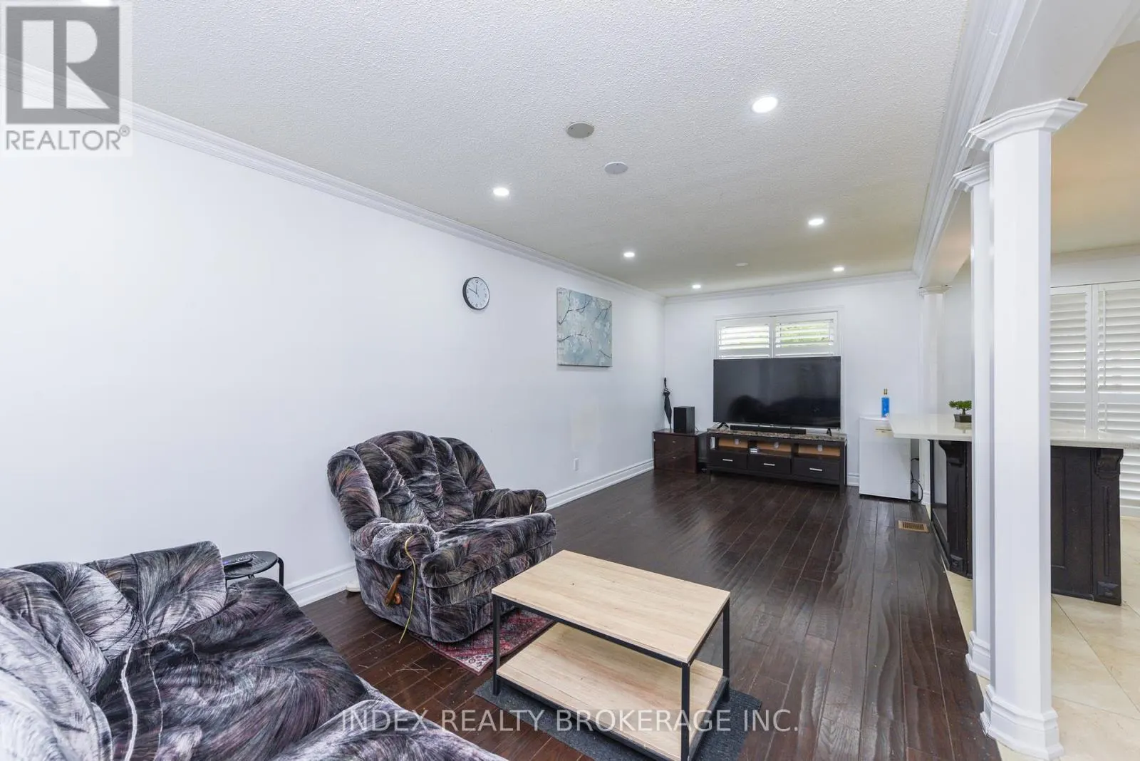 203 RICHVALE DRIVE S
