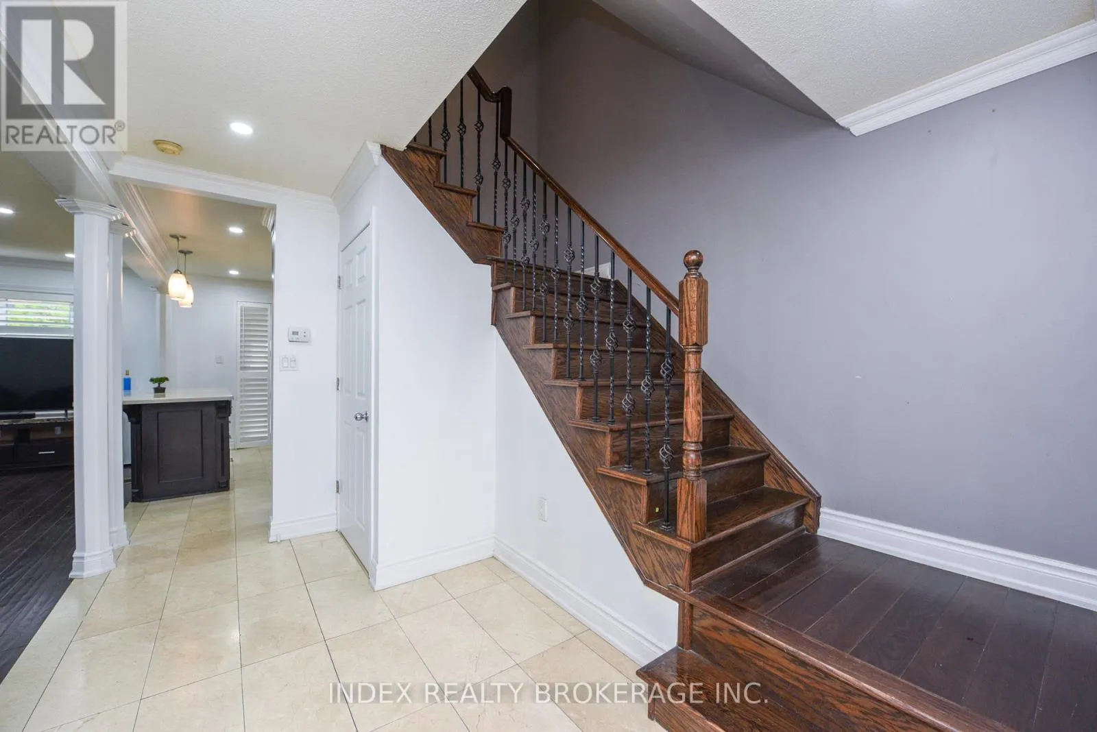 203 RICHVALE DRIVE S