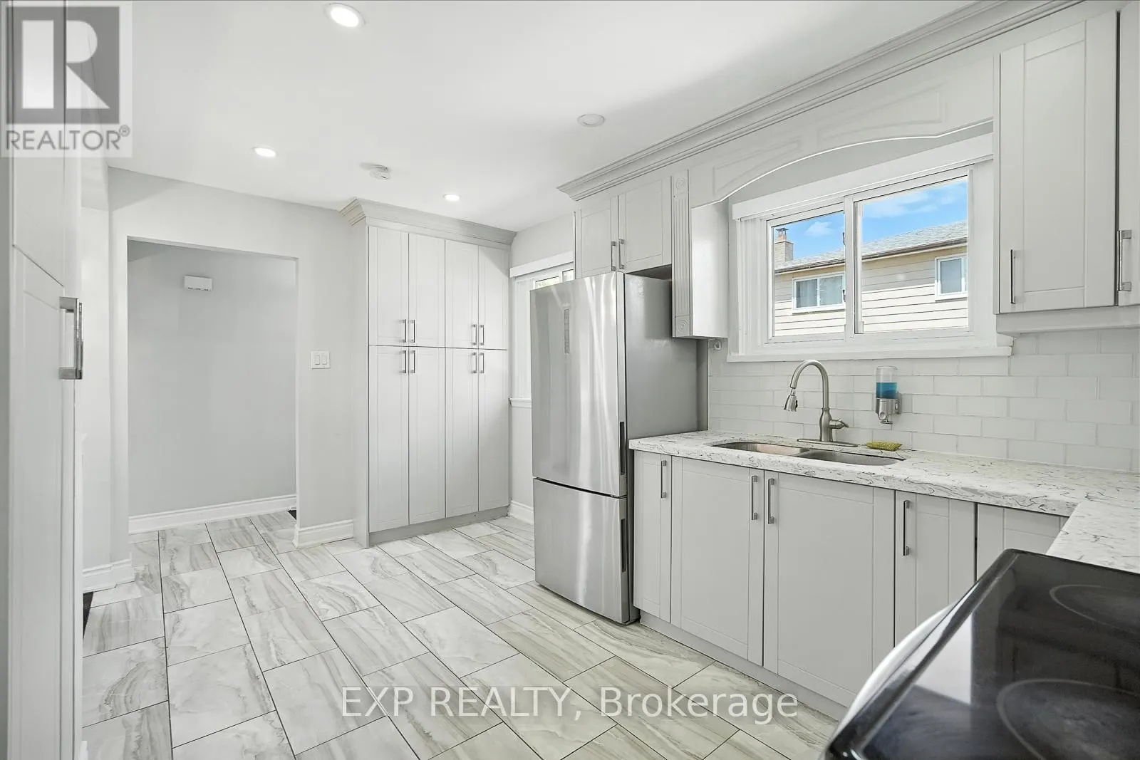 387 ARCHDEKIN DRIVE