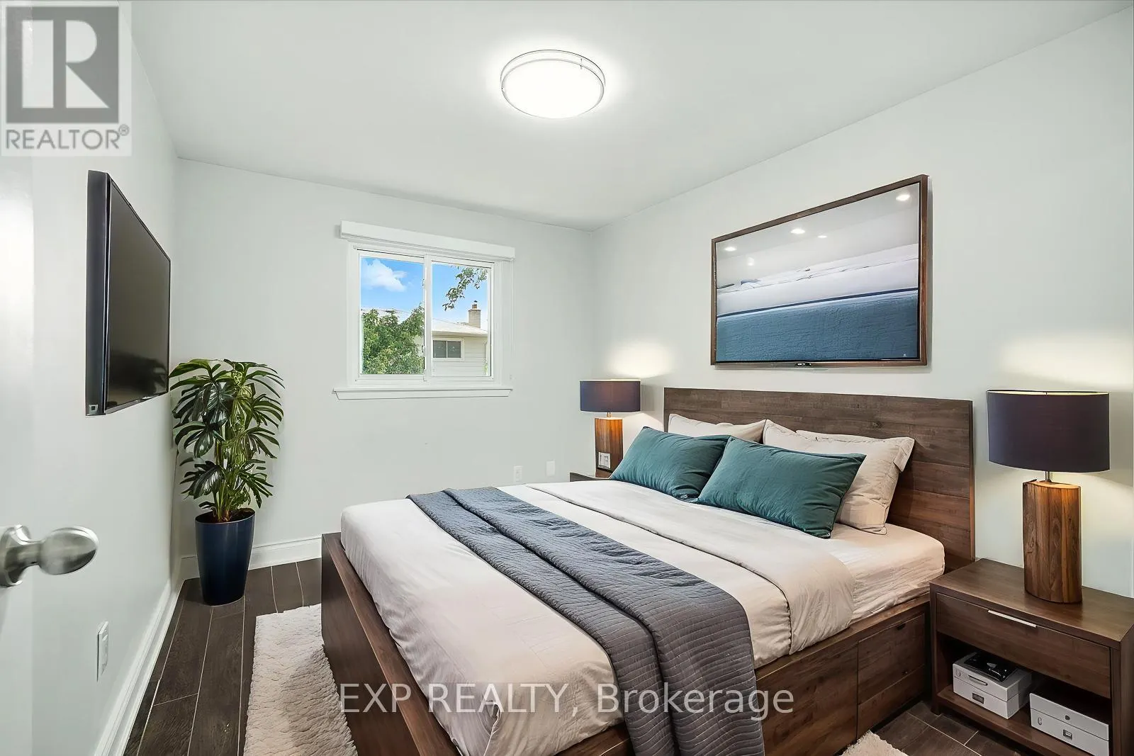 387 ARCHDEKIN DRIVE
