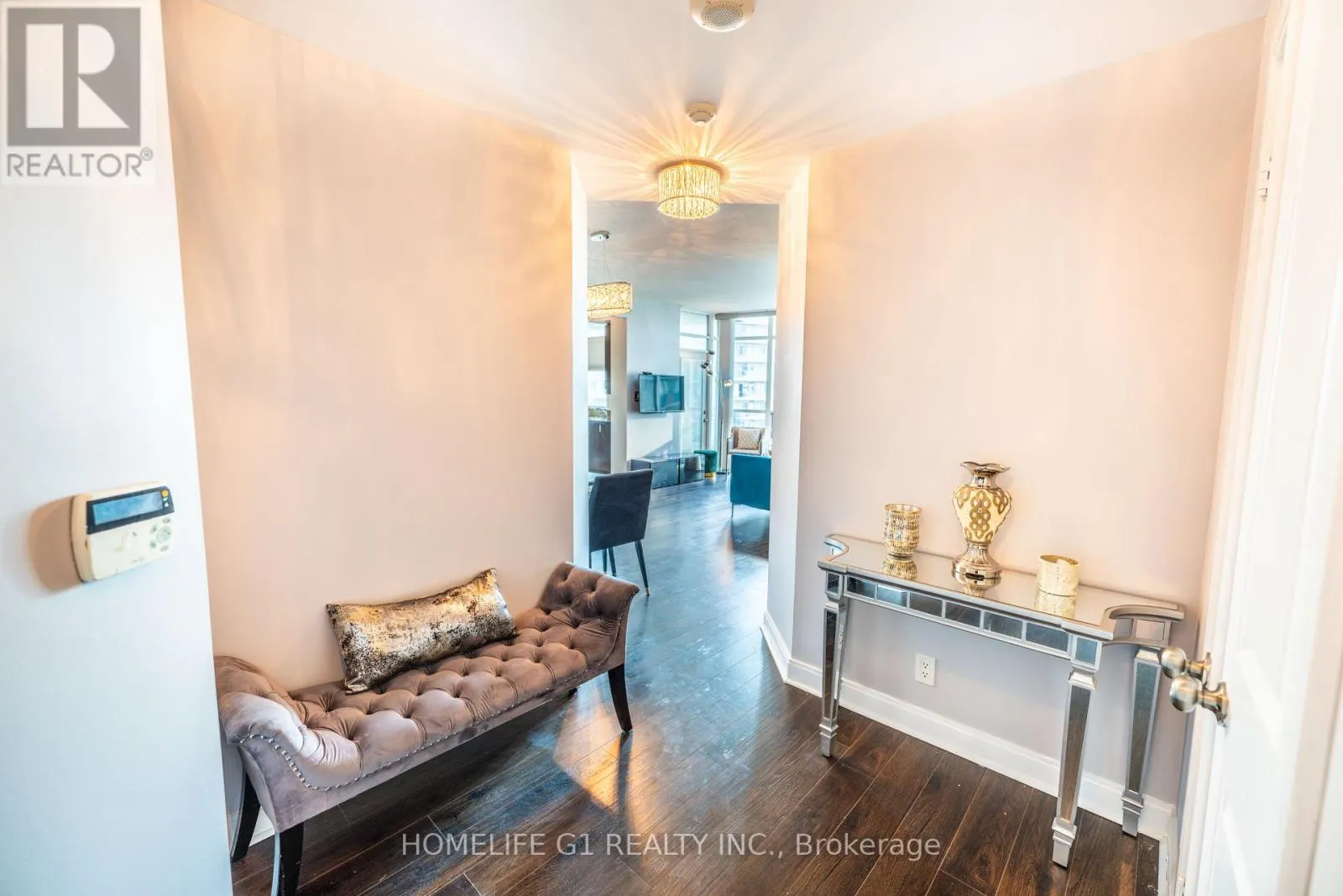 1109 - 70 ABSOLUTE AVENUE