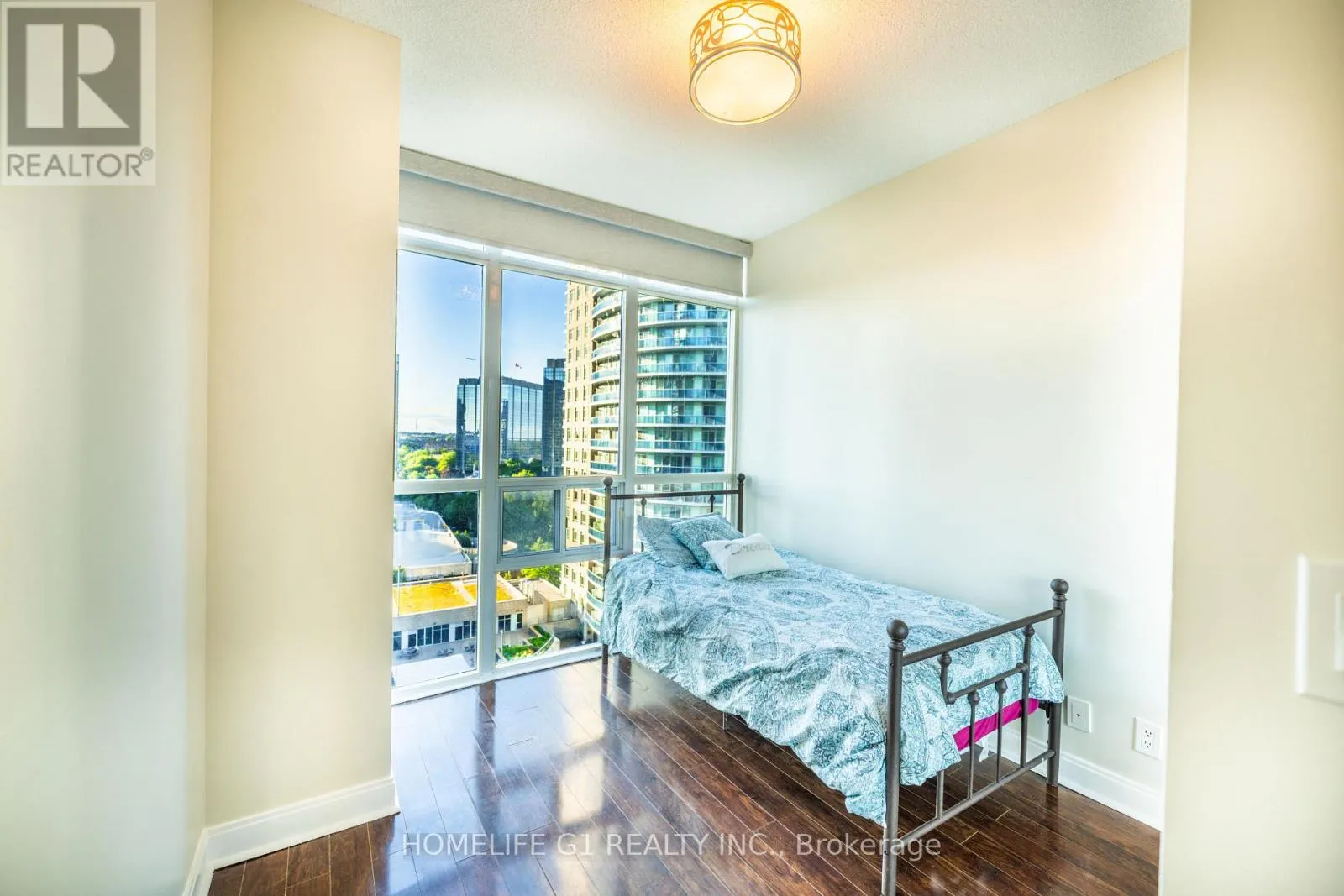 1109 - 70 ABSOLUTE AVENUE