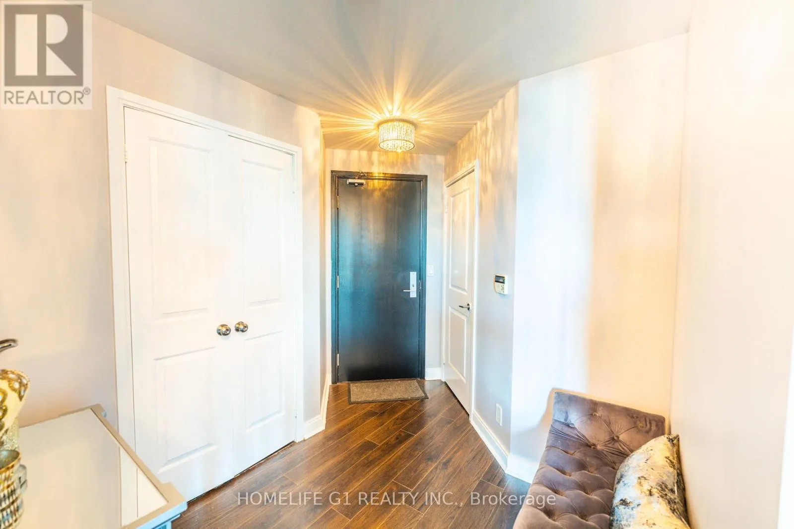 1109 - 70 ABSOLUTE AVENUE