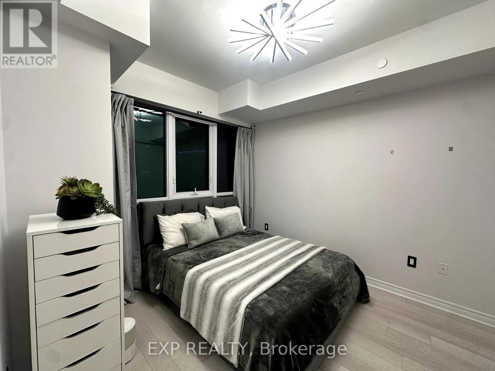 602 - 39 ANNIE CRAIG DRIVE